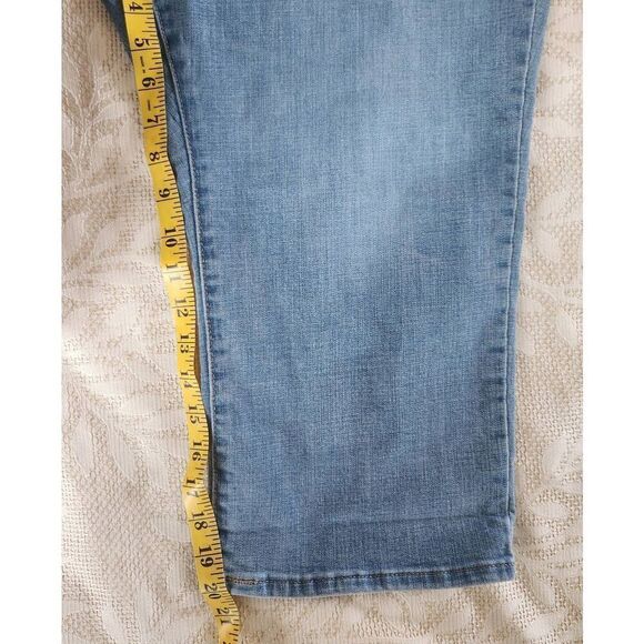 25 Levi Strauss shaping, skinny, Capri - Picture 2 of 7